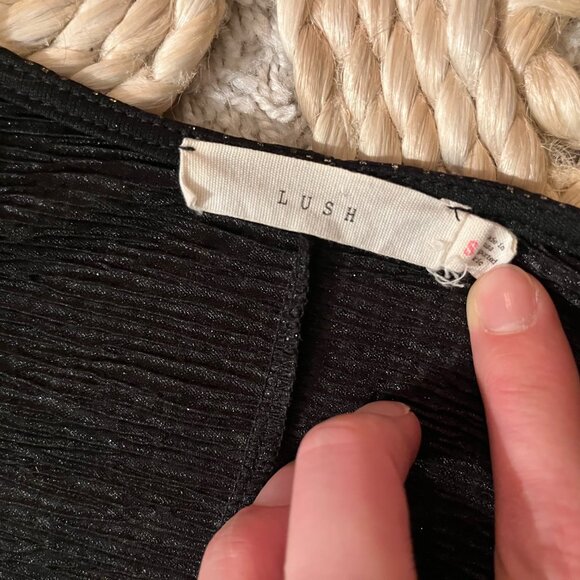 Lush Gold Metallic Balloon Sleeve Top - Picture 2 of 3